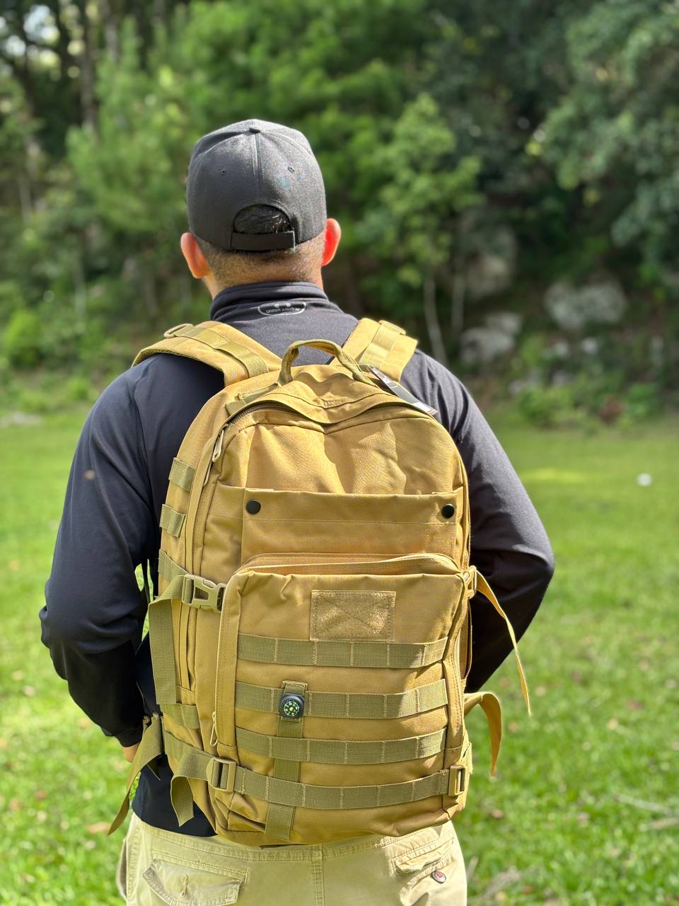 MOCHILA TACTICA DEPORTIVA OUTDOORS 40 LITROS CON BRÚJULA INSERTADA