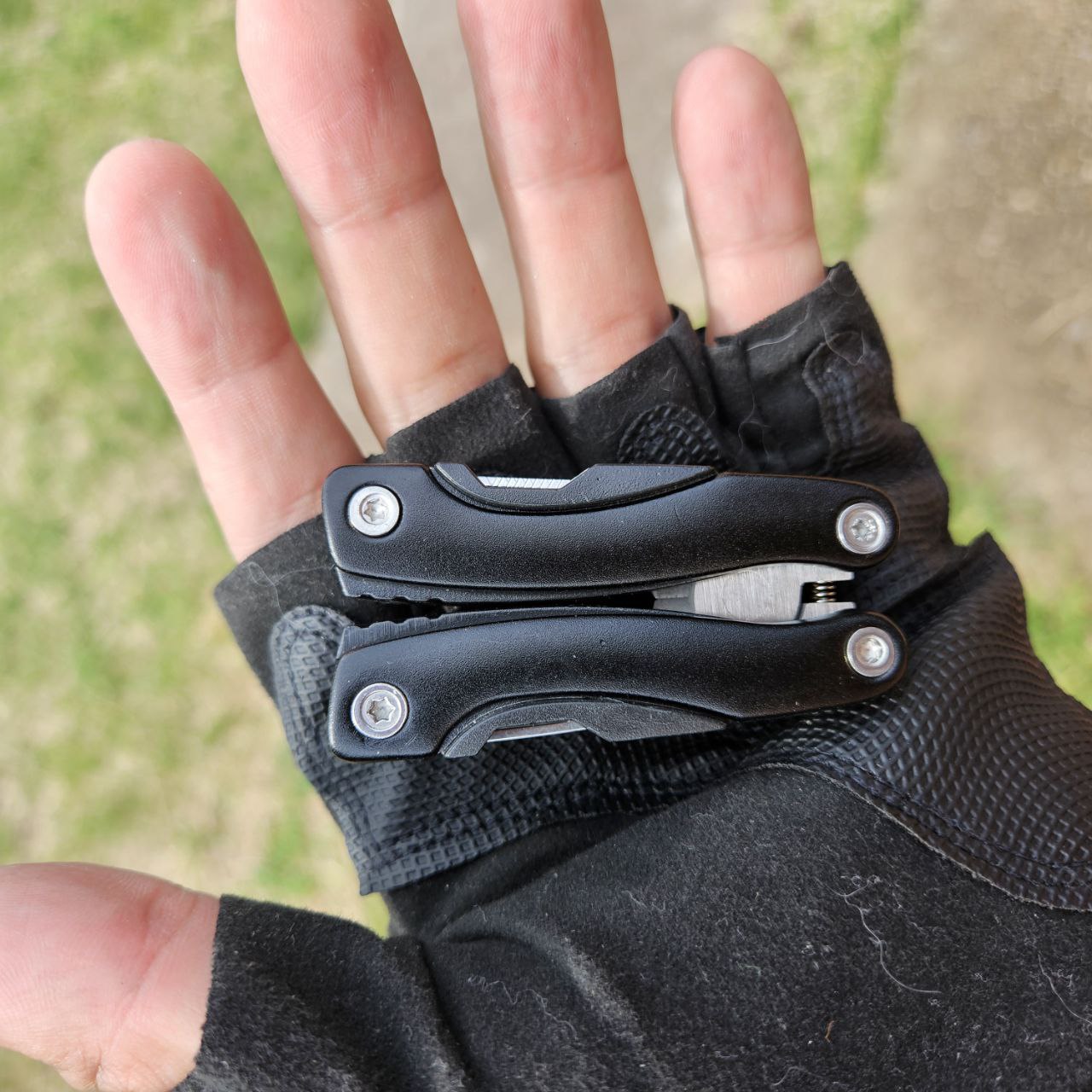 MINI MULTIFUNCIONAL ALICATE TENAZA 12 EN 1 POCKET SIZE