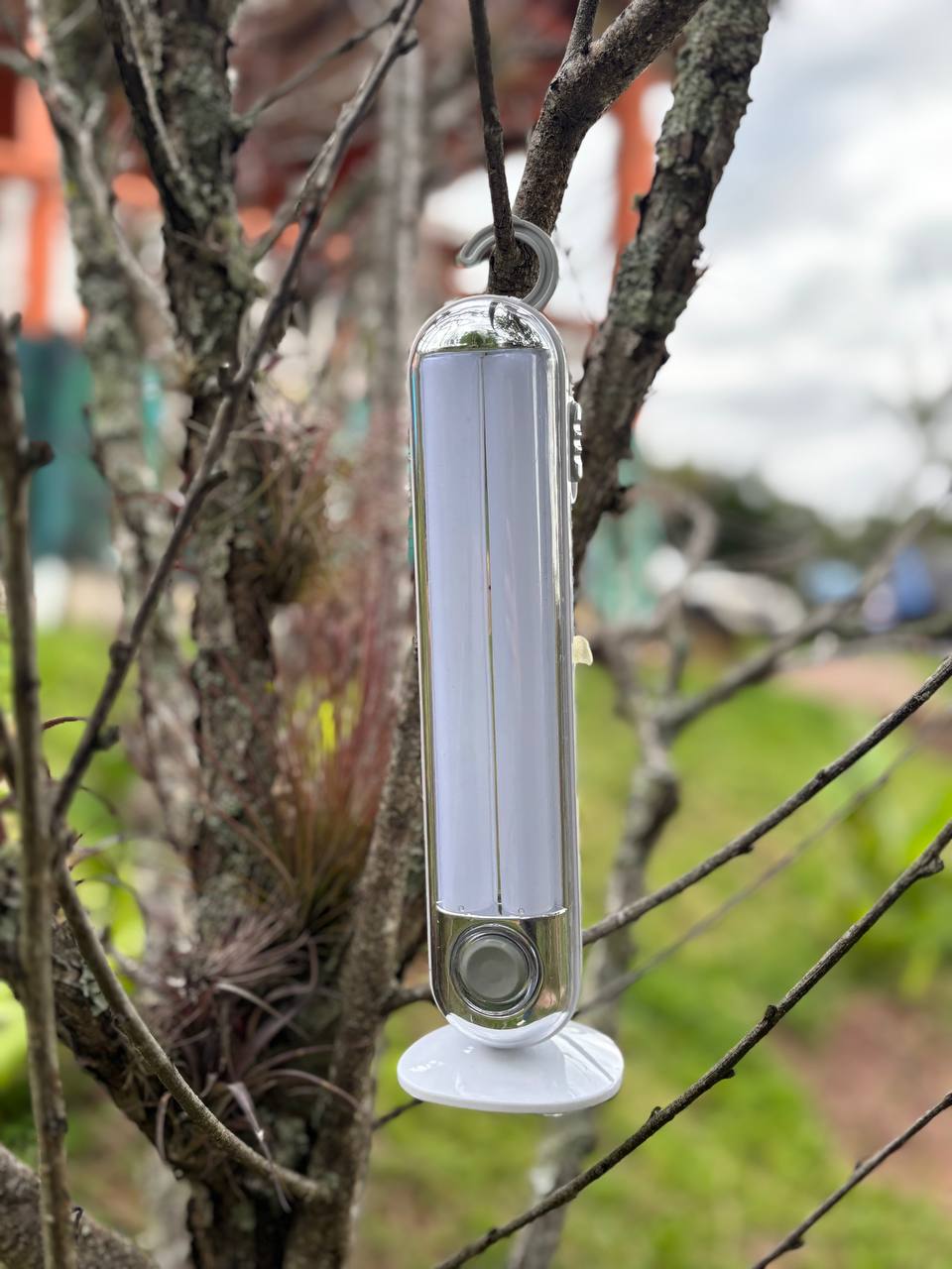 LÁMPARA DE EMERGENCIA RECARGABLE LED Y COLGANTE
