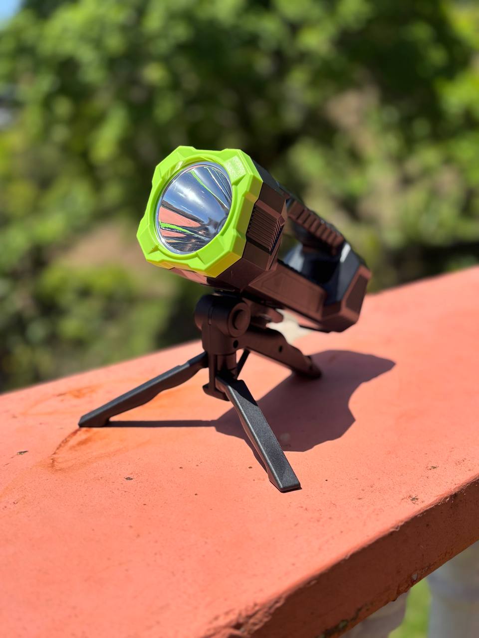 REFLECTOR DOBLE ILUMINACION DE PATRULLAJE CON TRIPODE MANOS LIBRES DESMONTABLE/SOLAR RECARGABLE