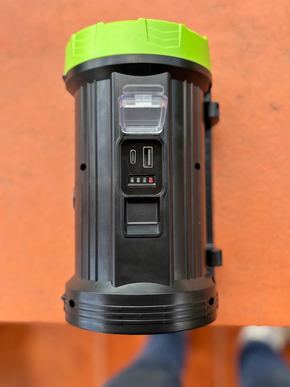 REFLECTOR/LINTERNA DE PATRULLAJE CON TRIPODE MANOS LIBRES DESMONTABLE/SOLAR RECARGABLE