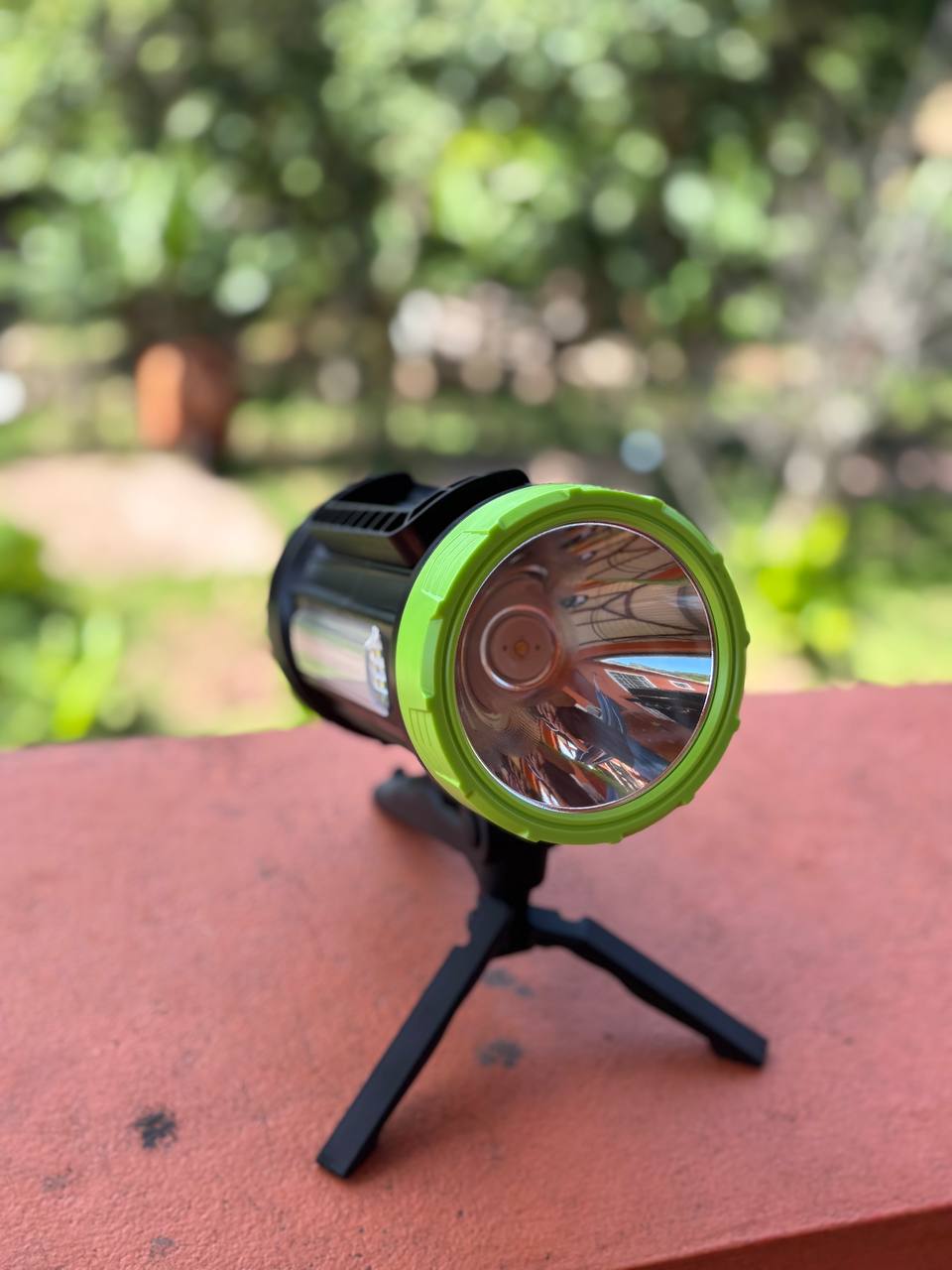 REFLECTOR/LINTERNA DE PATRULLAJE CON TRIPODE MANOS LIBRES DESMONTABLE/SOLAR RECARGABLE