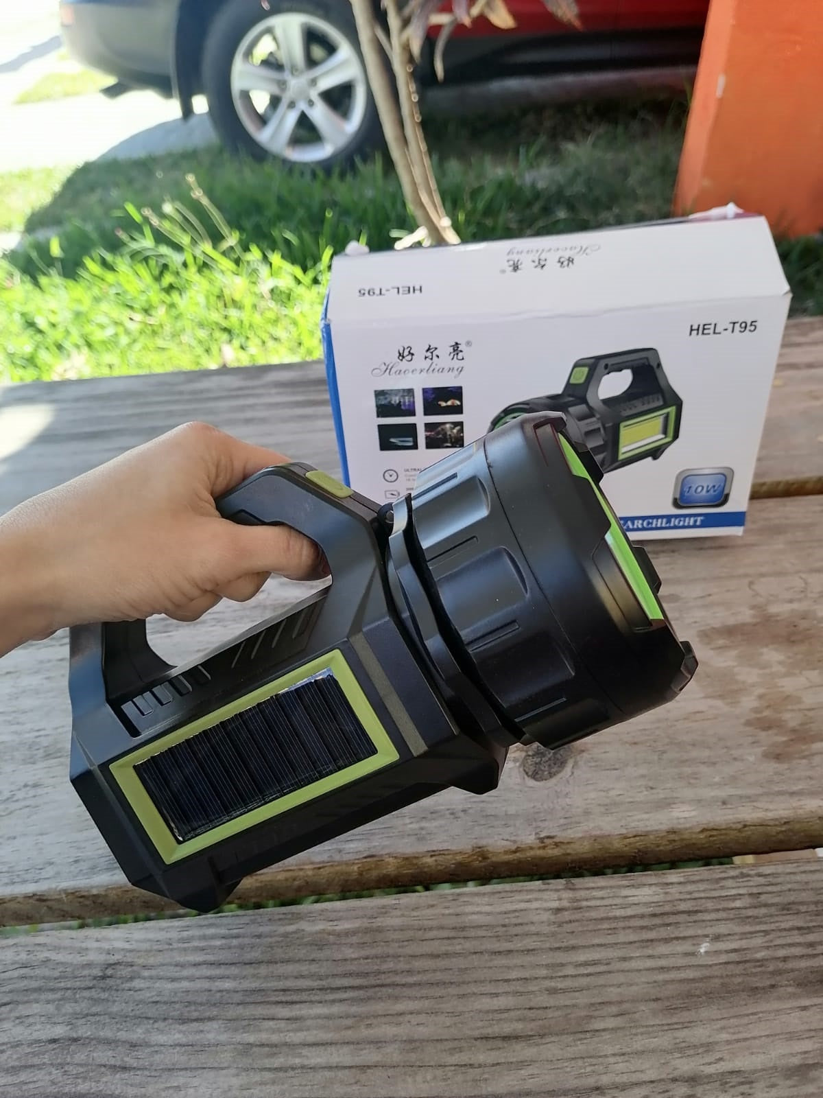 Linterna Patrullaje Solar 12000 Lumenes