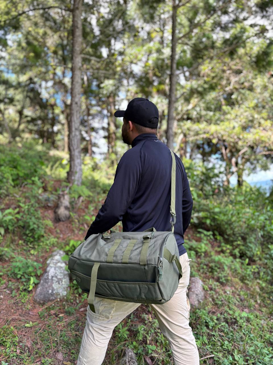 MOCHILA TACTICO DEPORTIVA PARA ACAMPADA/PESCA CON SOPORTES PARA CAÑA O BASTONES MULTIMODAL