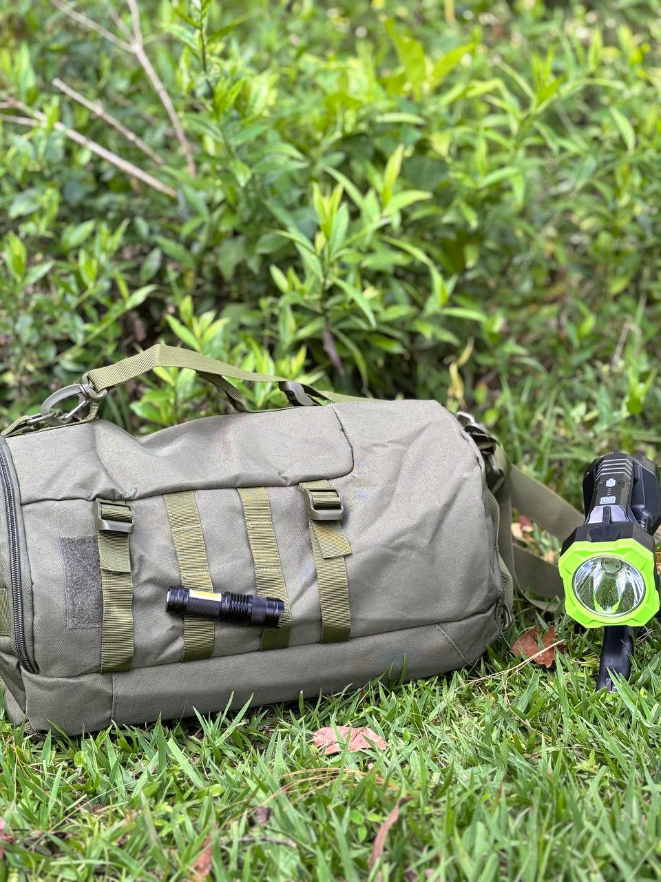 MOCHILA TACTICO DEPORTIVA PARA ACAMPADA/PESCA CON SOPORTES PARA CAÑA O BASTONES MULTIMODAL