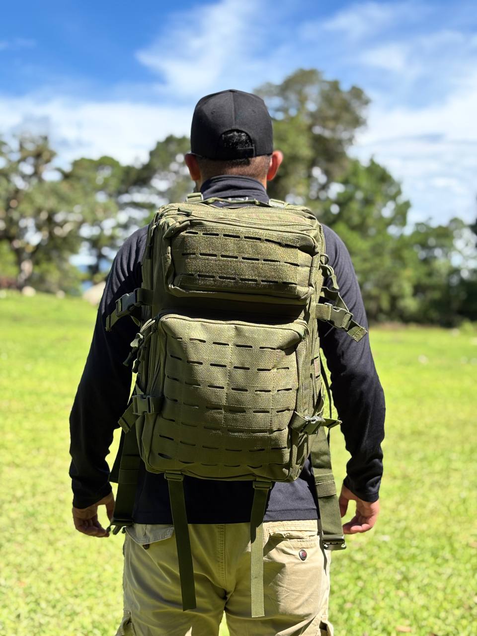 MOCHILA TACTICA GRANDE EXPASIBLE LASER CUT 50 LITROS IMPERMEABLE USO TREKKING, SENDERISMO, MILITAR