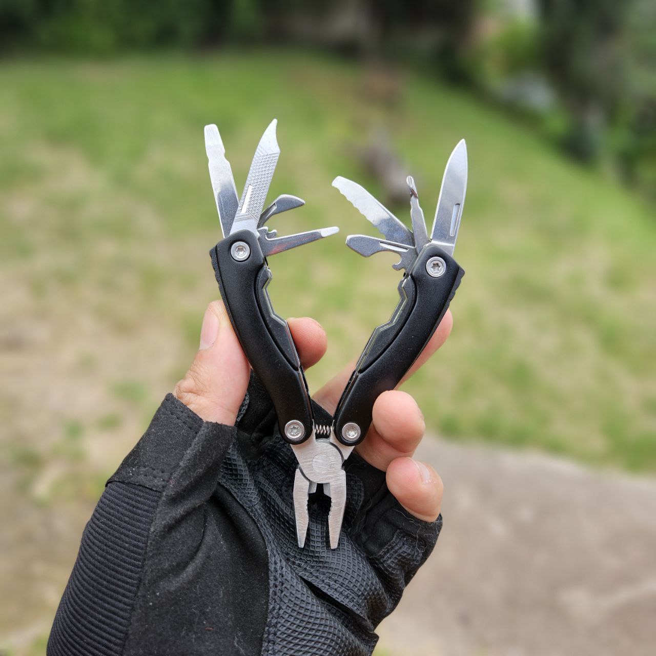 MINI  MULTIFUNCIONAL ALICATE TENAZA 12 EN 1 POCKET SIZE