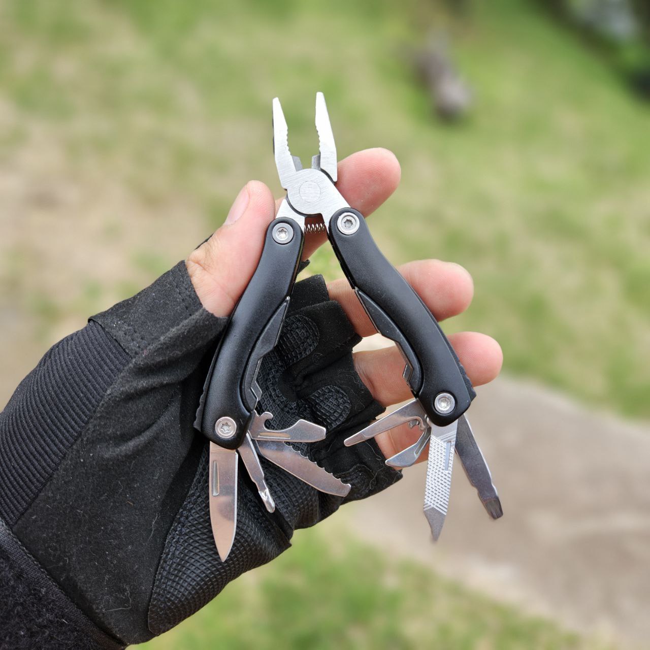 MINI  MULTIFUNCIONAL ALICATE TENAZA 12 EN 1 POCKET SIZE