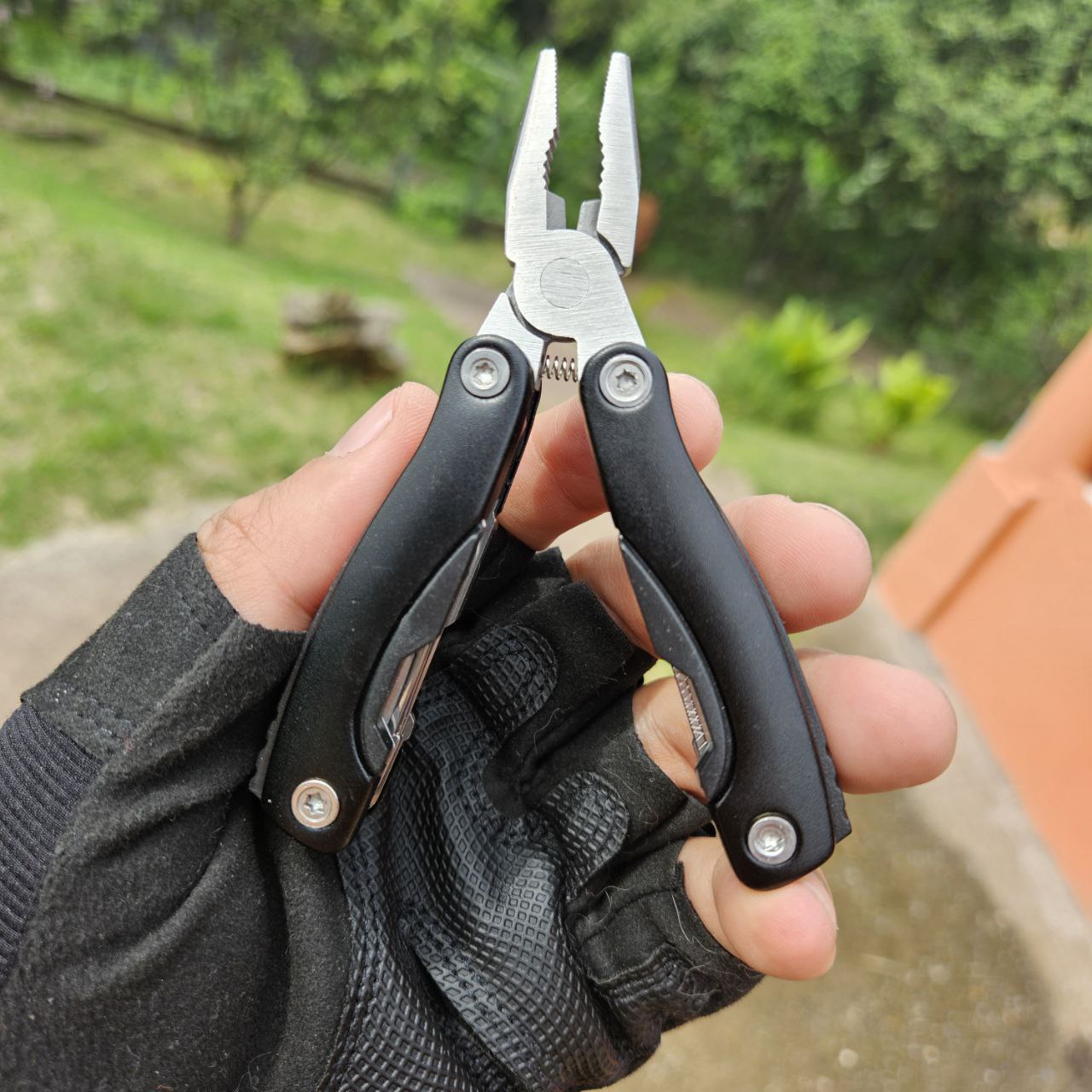 MINI  MULTIFUNCIONAL ALICATE TENAZA 12 EN 1 POCKET SIZE