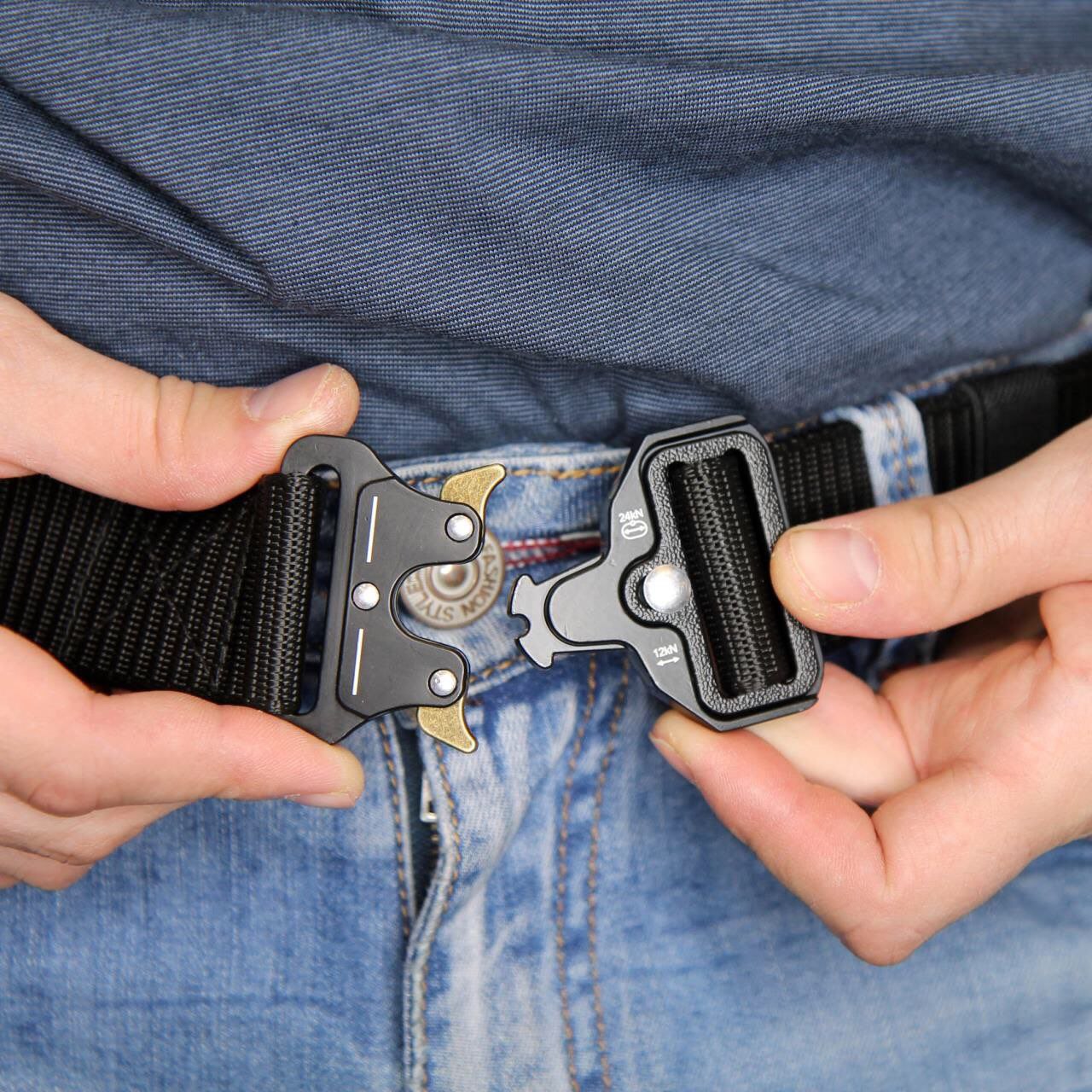 CINTURÓN TÁCTICO  HEBILLA RÁPIDA LIBERACIÓN