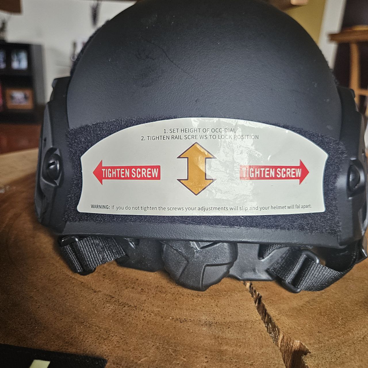 CASCO TIPO FAST TACTICO ANTIDISTURBIO/ DE FIBRA DE RESINA